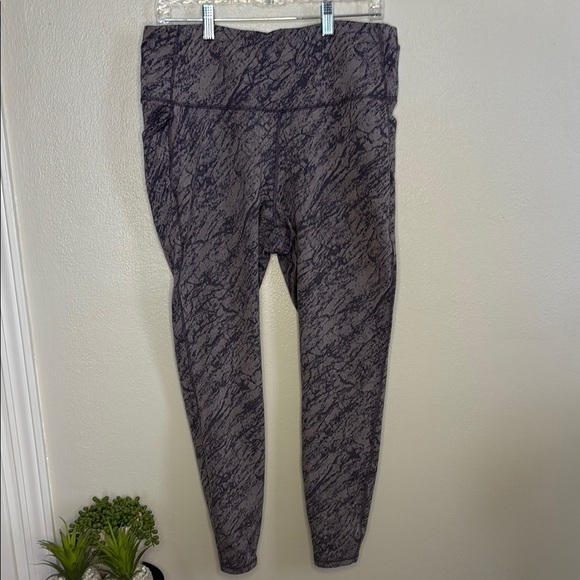 all in motion Pants - Women’s XL All in Motion Purple Patterned Leggings